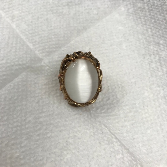 Ring - Picture 4 of 5